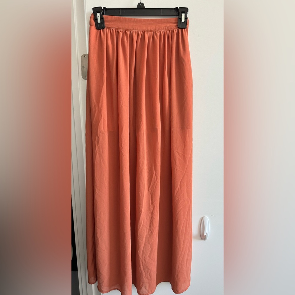 Forever 21 flowy, pleated, rust colored mesh maxi skirt
